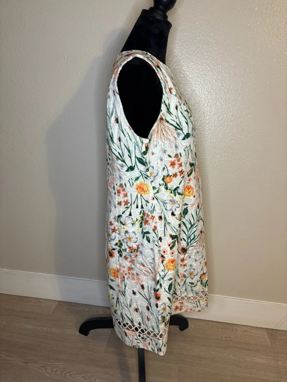 Calvin Klein Watercolor Floral Sleeveless A-Line Eyelet Dress Size 12 - Picture 4 of 7